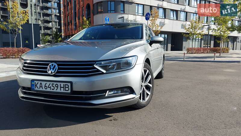 Седан Volkswagen Passat 2016 в Києві