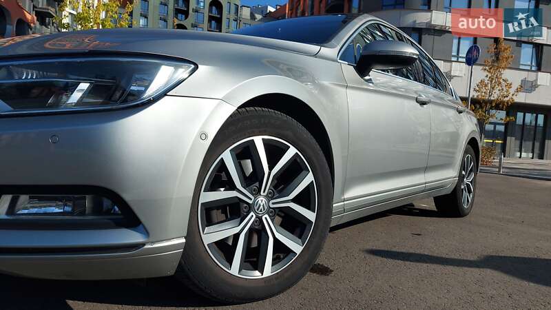 Седан Volkswagen Passat 2016 в Києві