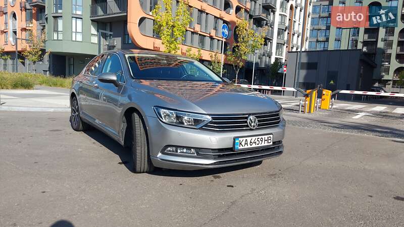 Седан Volkswagen Passat 2016 в Києві