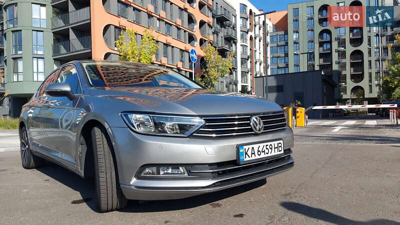 Седан Volkswagen Passat 2016 в Києві