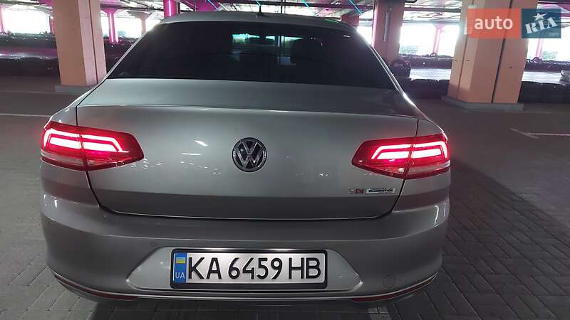 Седан Volkswagen Passat 2016 в Києві