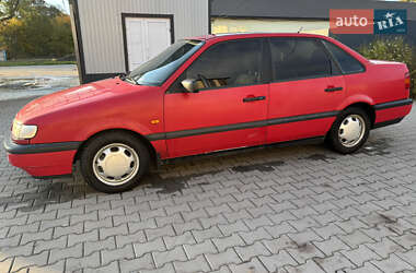 Седан Volkswagen Passat 1993 в  фото 3 Седан Volkswagen Passat 1993 в