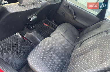 Седан Volkswagen Passat 1993 в  фото 8 Седан Volkswagen Passat 1993 в