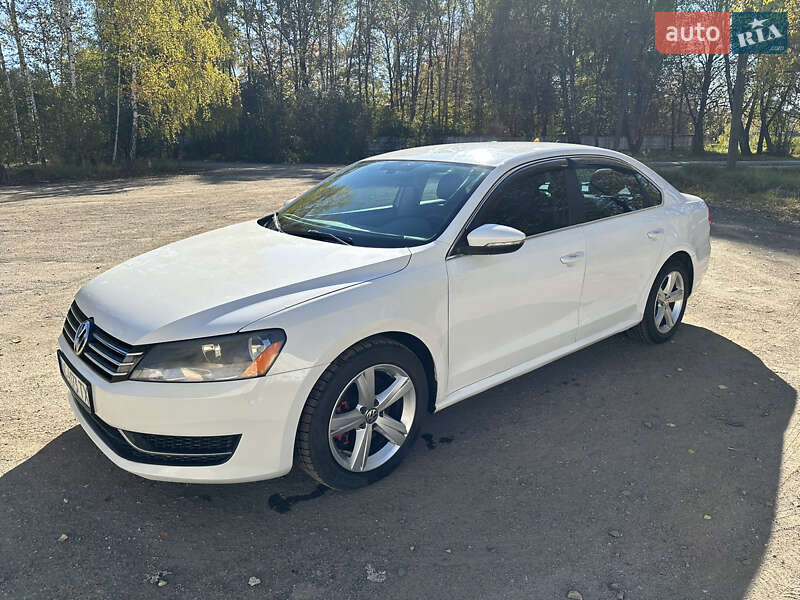 Седан Volkswagen Passat 2012 в Львове