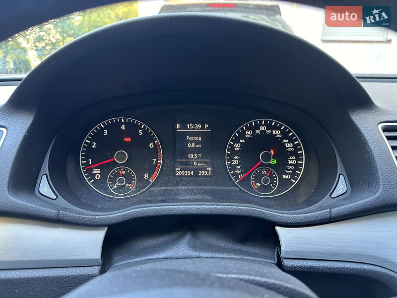 Седан Volkswagen Passat 2012 в Львове