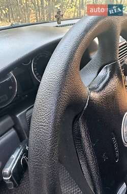 Седан Volkswagen Passat 2004 в  фото 12 Седан Volkswagen Passat 2004 в
