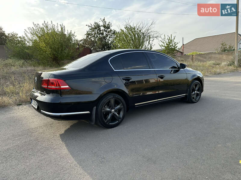 Седан Volkswagen Passat 2011 в Миколаєві