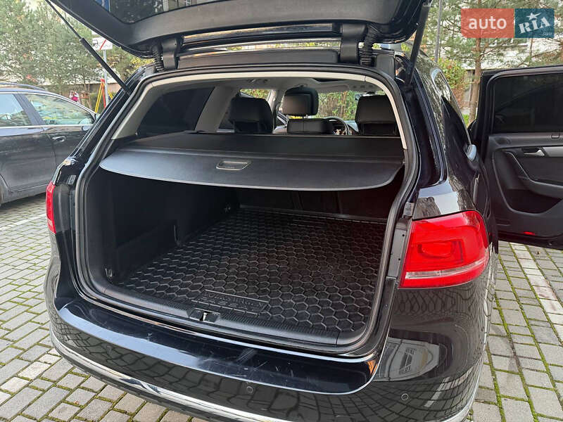 Универсал Volkswagen Passat 2011 в Ивано-Франковске