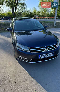 Универсал Volkswagen Passat 2011 в 