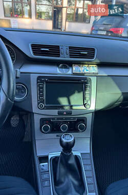 Универсал Volkswagen Passat 2011 в 