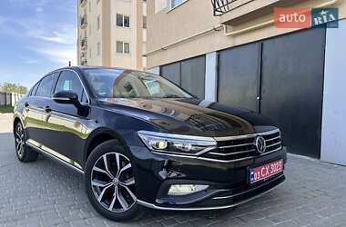 Седан Volkswagen Passat 2020 в Львові