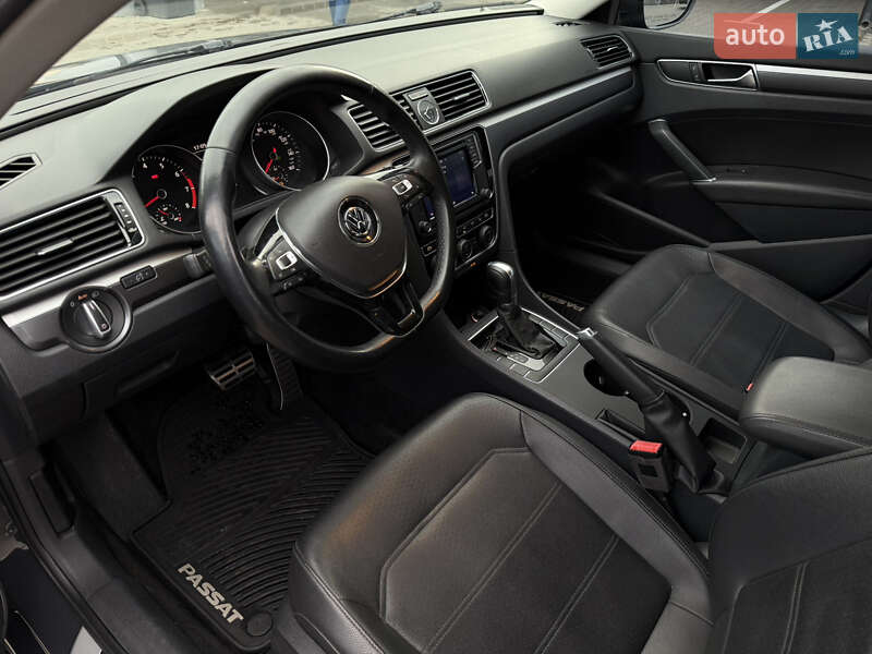 Седан Volkswagen Passat 2017 в Луцке фото 49 Седан Volkswagen Passat 2017 в Луцке