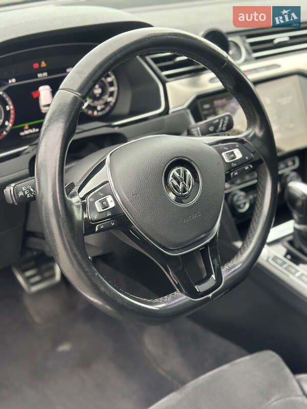 Универсал Volkswagen Passat 2016 в Софиевской Борщаговке фото 12 Универсал Volkswagen Passat 2016 в Софиевской Борщаговке