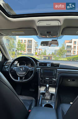 Седан Volkswagen Passat 2015 в 