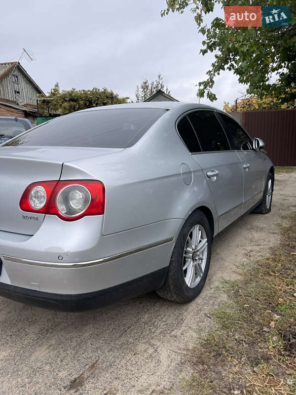 Седан Volkswagen Passat 2005 в Харькове