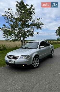 Седан Volkswagen Passat 2000 в Виноградові