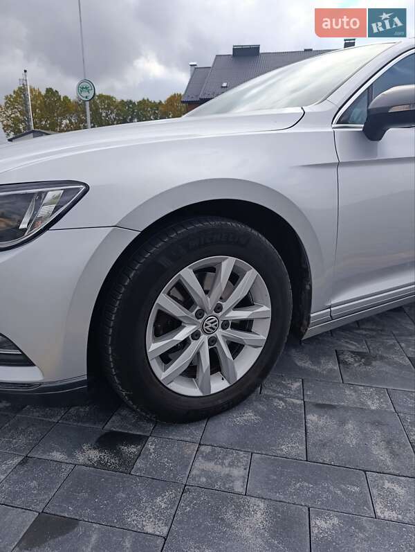 Універсал Volkswagen Passat 2019 в Звягелі фото 13 Універсал Volkswagen Passat 2019 в Звягелі