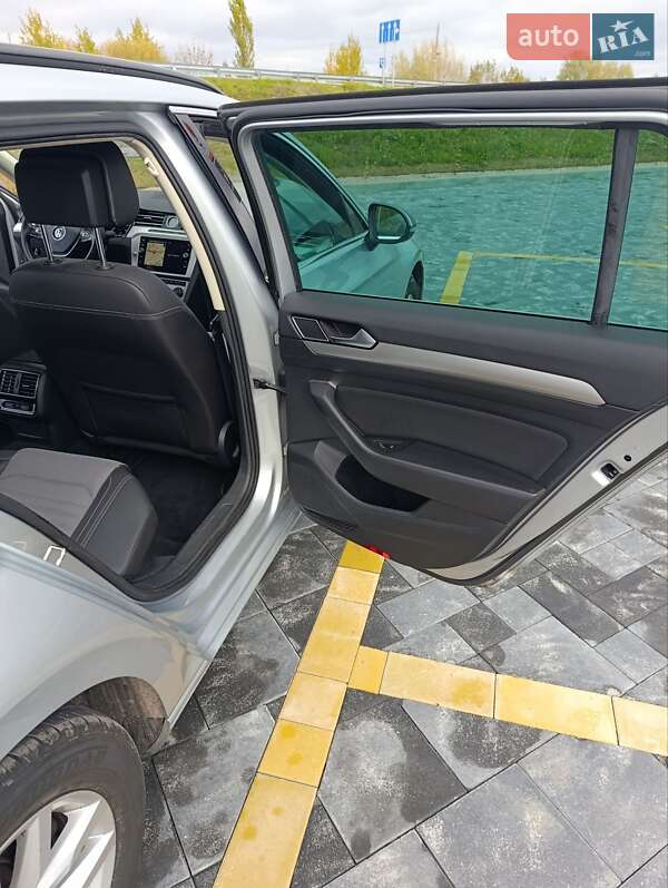 Універсал Volkswagen Passat 2019 в Звягелі фото 18 Універсал Volkswagen Passat 2019 в Звягелі