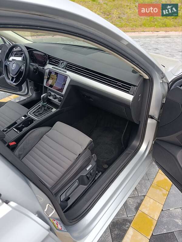 Універсал Volkswagen Passat 2019 в Звягелі фото 36 Універсал Volkswagen Passat 2019 в Звягелі