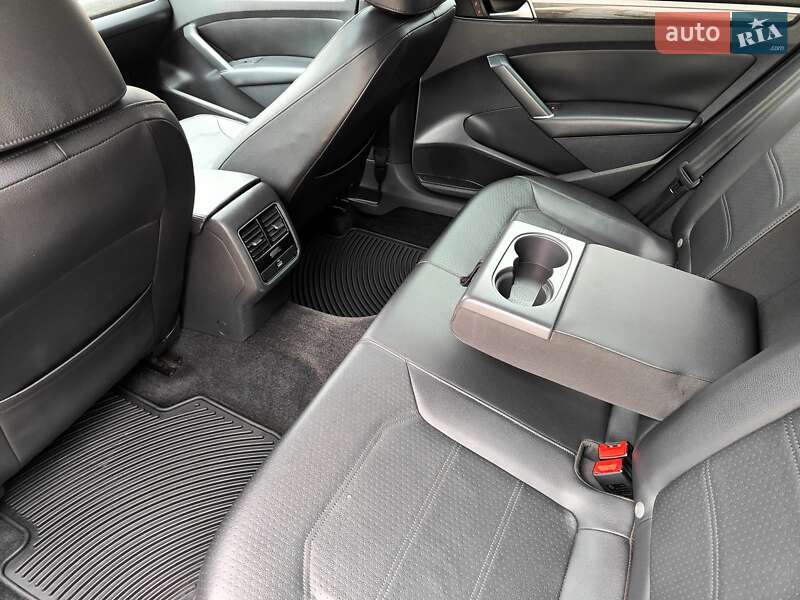 Седан Volkswagen Passat 2015 в Киеве фото 47 Седан Volkswagen Passat 2015 в Киеве