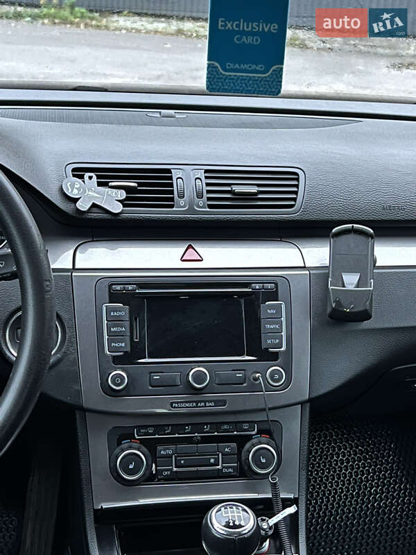 Універсал Volkswagen Passat 2010 в Вінниці