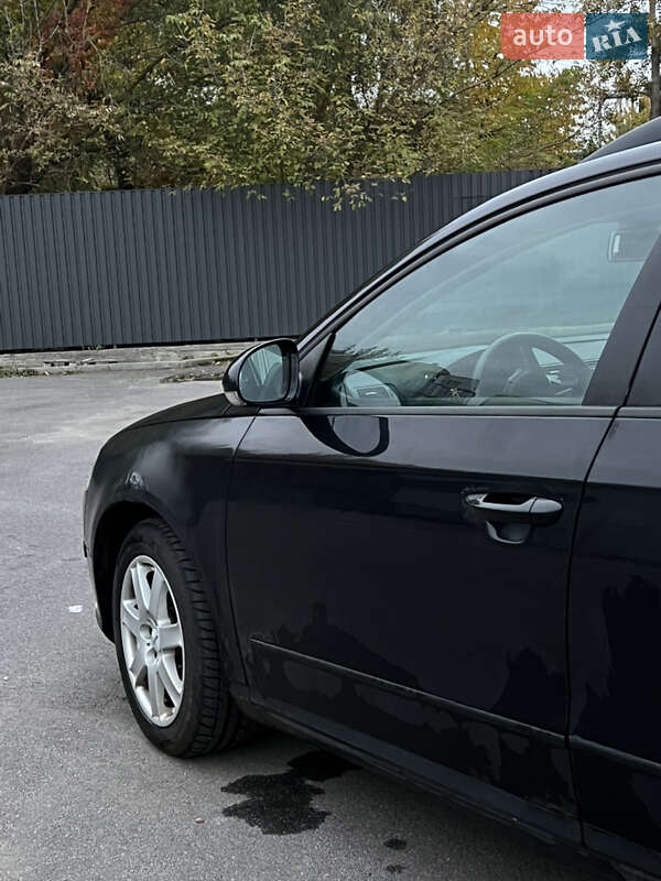 Універсал Volkswagen Passat 2010 в Вінниці