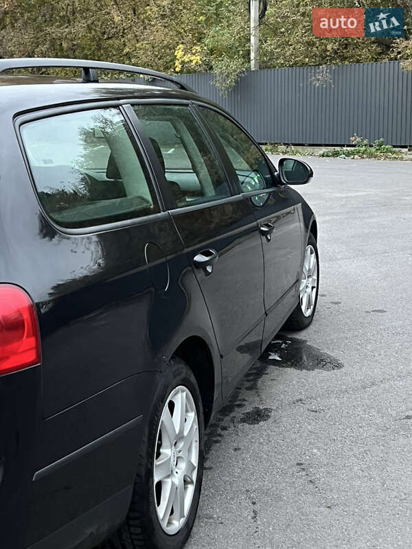 Універсал Volkswagen Passat 2010 в Вінниці