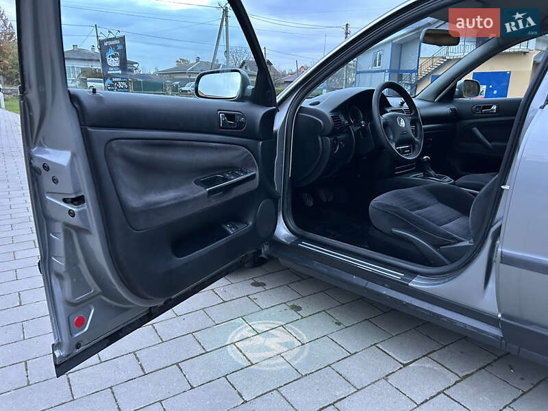 Седан Volkswagen Passat 2002 в Долині