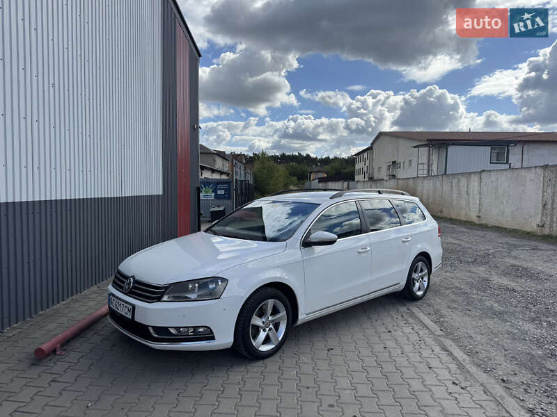 Универсал Volkswagen Passat 2011 в Луцке фото 5 Универсал Volkswagen Passat 2011 в Луцке