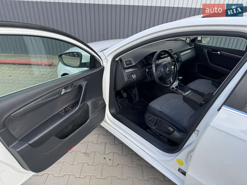 Универсал Volkswagen Passat 2011 в Луцке фото 18 Универсал Volkswagen Passat 2011 в Луцке