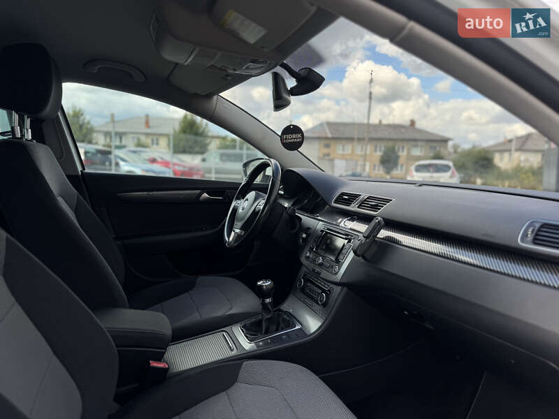 Универсал Volkswagen Passat 2011 в Луцке фото 30 Универсал Volkswagen Passat 2011 в Луцке