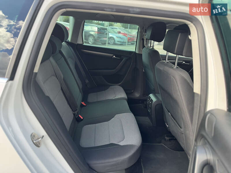 Универсал Volkswagen Passat 2011 в Луцке фото 32 Универсал Volkswagen Passat 2011 в Луцке