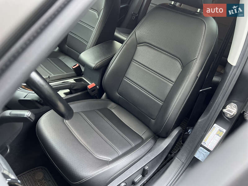 Седан Volkswagen Passat 2020 в Киеве