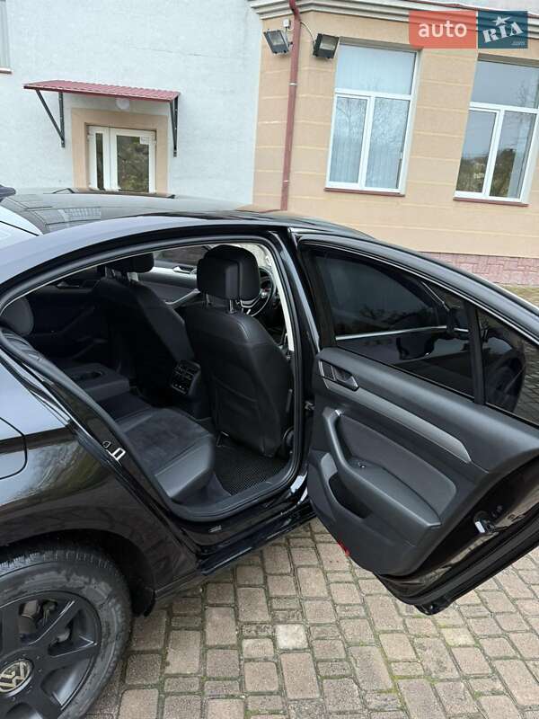 Седан Volkswagen Passat 2015 в Калуше фото 16 Седан Volkswagen Passat 2015 в Калуше