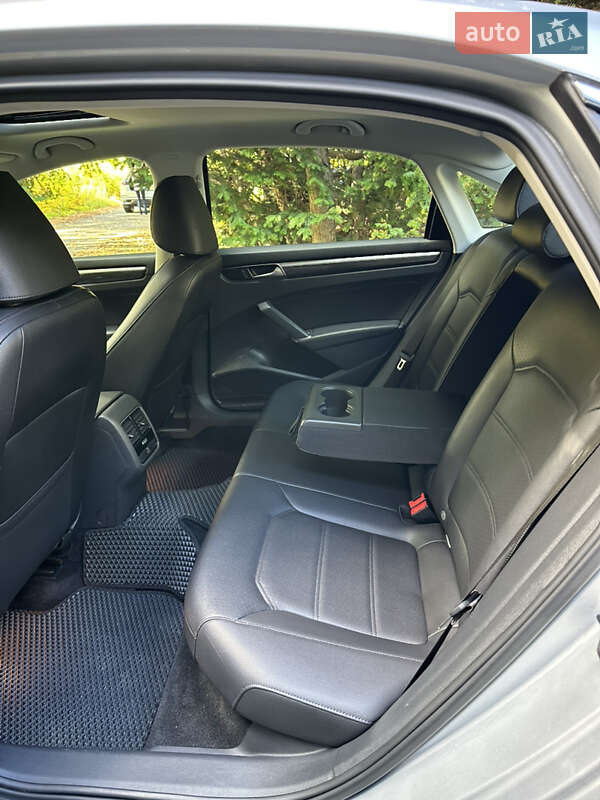 Седан Volkswagen Passat 2016 в Киеве