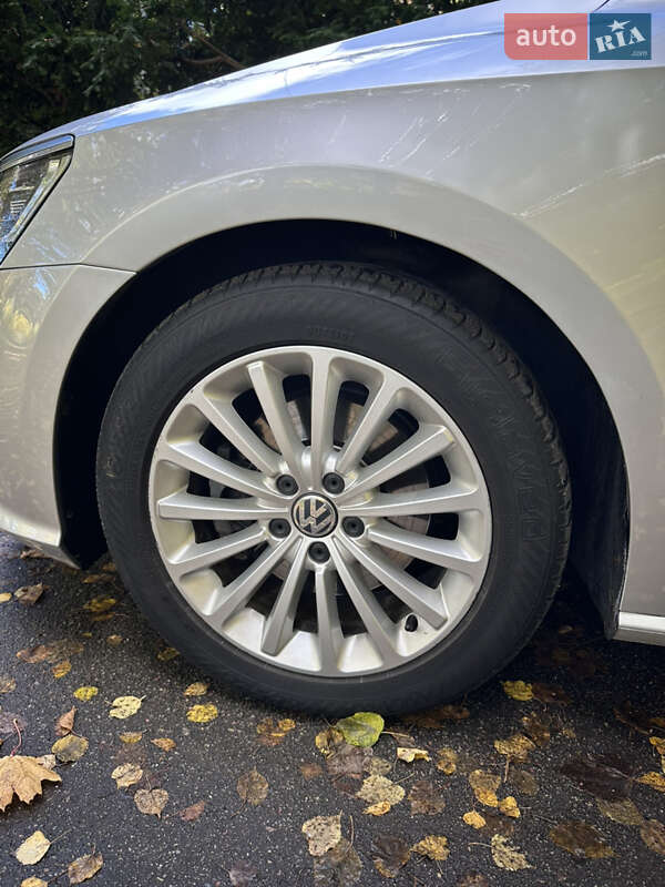Седан Volkswagen Passat 2016 в Киеве