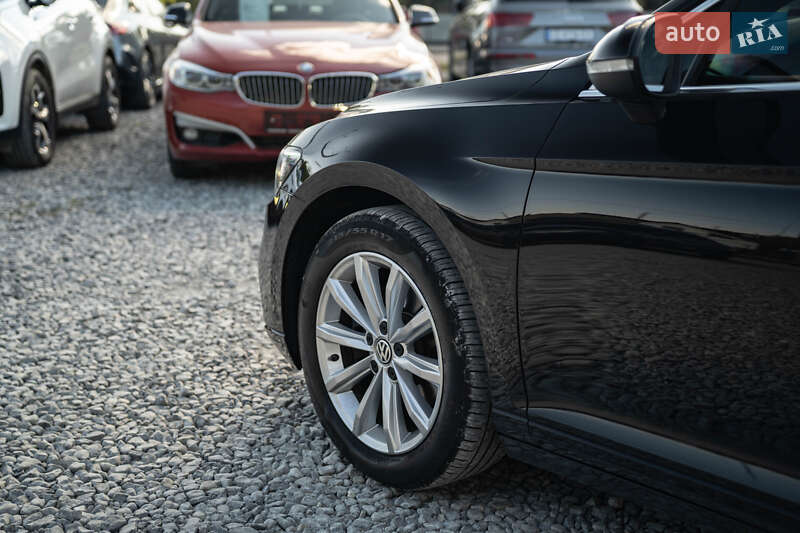 Універсал Volkswagen Passat 2021 в Чернівцях