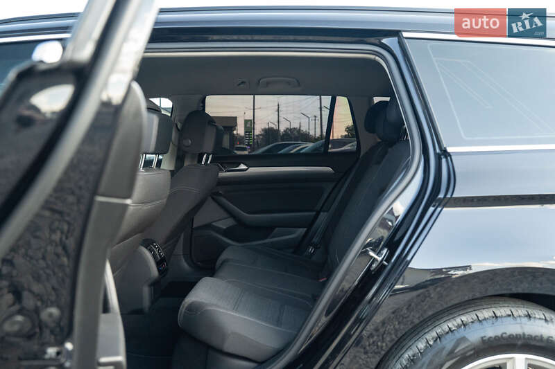 Універсал Volkswagen Passat 2021 в Чернівцях