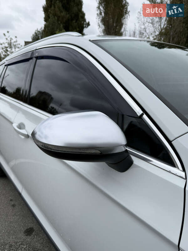 Универсал Volkswagen Passat 2017 в Киеве фото 8 Универсал Volkswagen Passat 2017 в Киеве