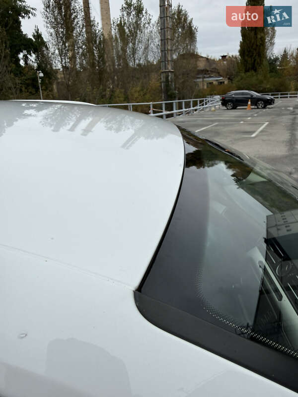 Универсал Volkswagen Passat 2017 в Киеве фото 21 Универсал Volkswagen Passat 2017 в Киеве