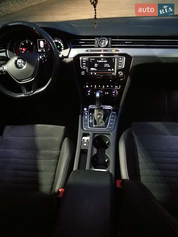 Універсал Volkswagen Passat 2015 в Тернополі