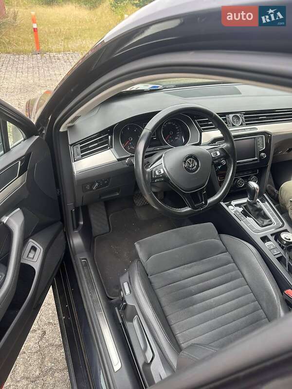 Універсал Volkswagen Passat 2015 в Тернополі