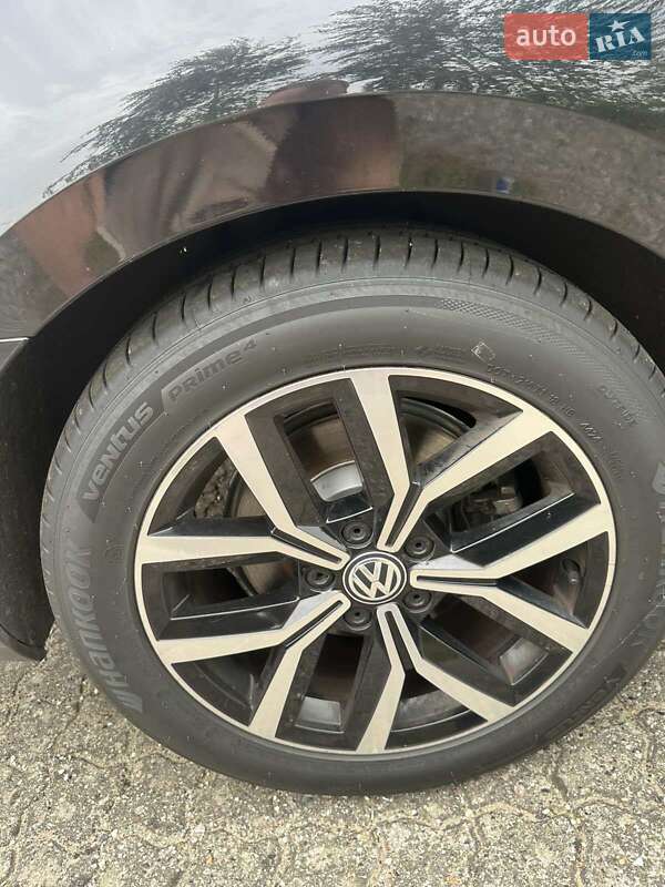 Універсал Volkswagen Passat 2015 в Тернополі