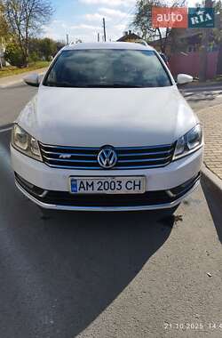 Универсал Volkswagen Passat 2011 в Звягеле