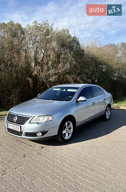 Седан Volkswagen Passat 2005 в Бродах