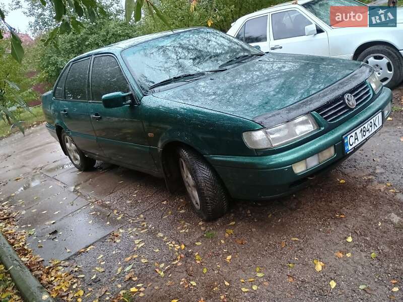 Седан Volkswagen Passat 1994 в Черкассах