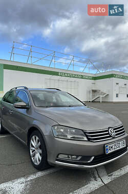 Универсал Volkswagen Passat 2011 в 