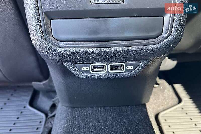 Седан Volkswagen Passat 2021 в Львове