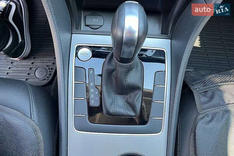 Седан Volkswagen Passat 2021 в Львове