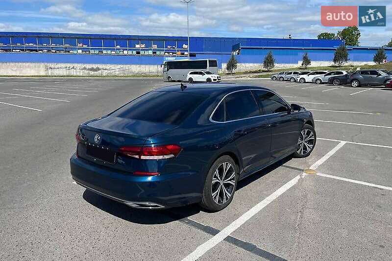 Седан Volkswagen Passat 2021 в Львове